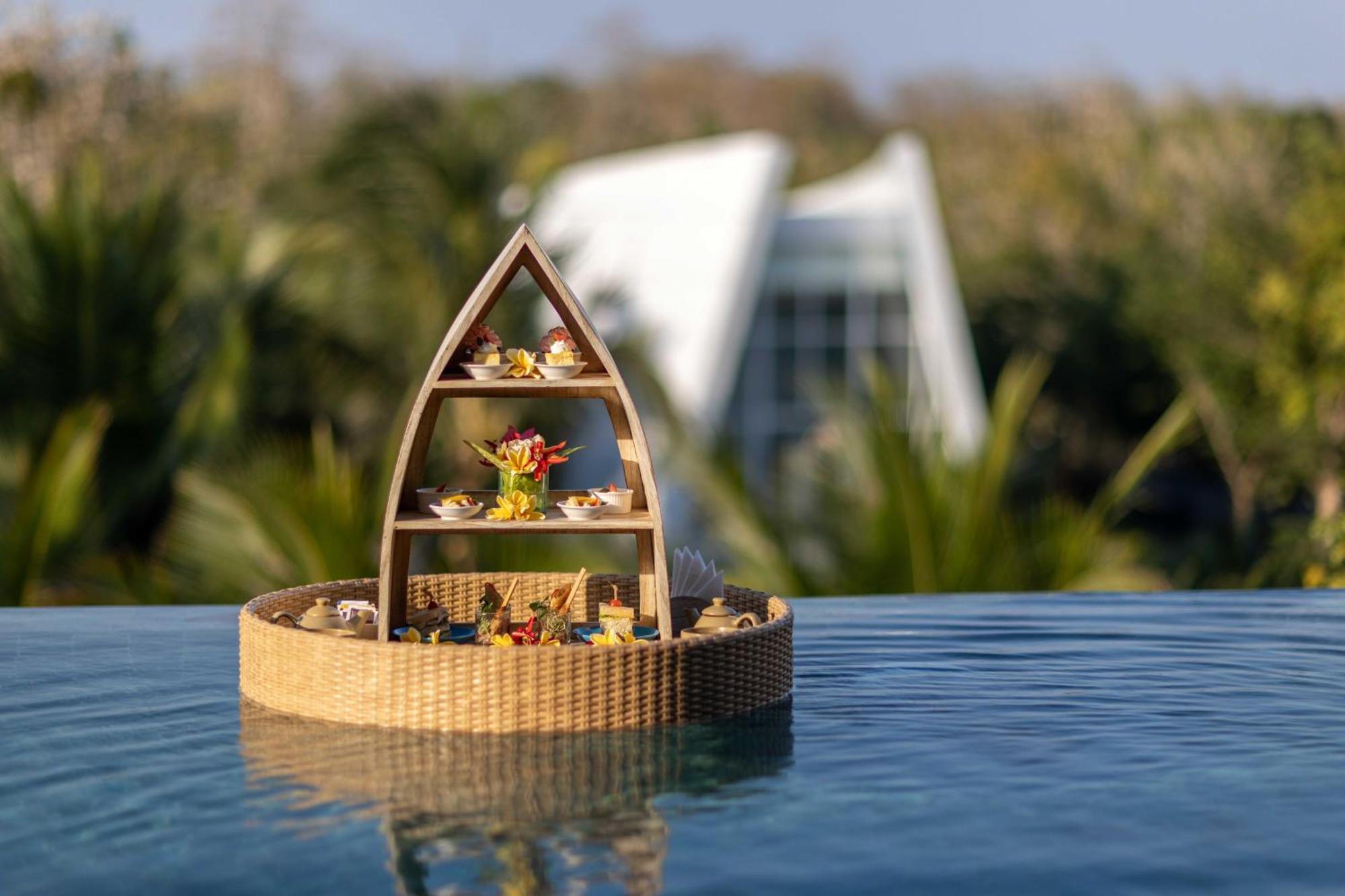 Cross Bali Breakers Villa Jimbaran  Exterior photo