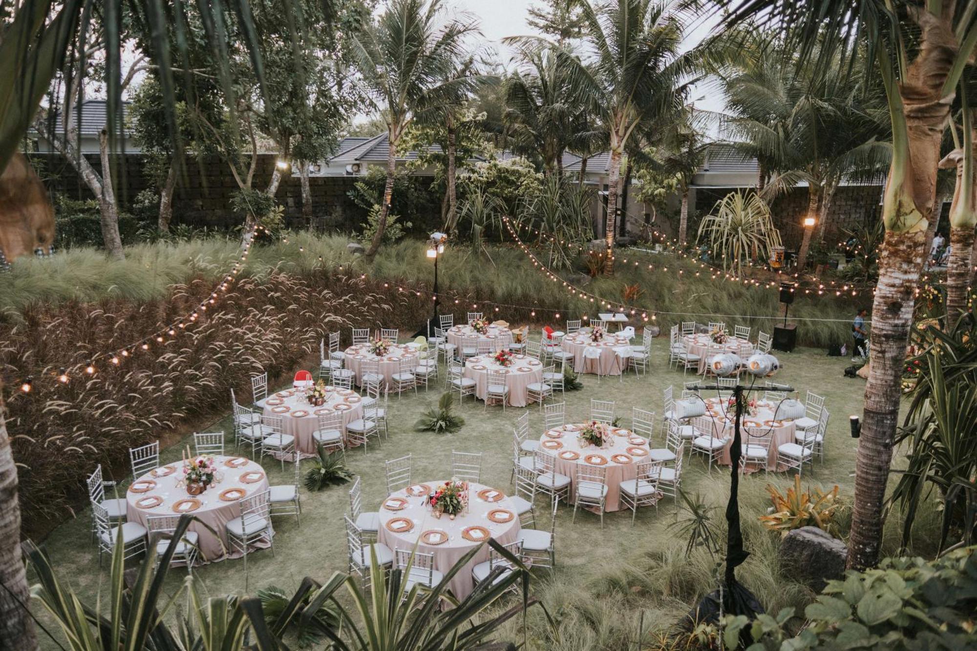 Cross Bali Breakers Villa Jimbaran  Exterior photo