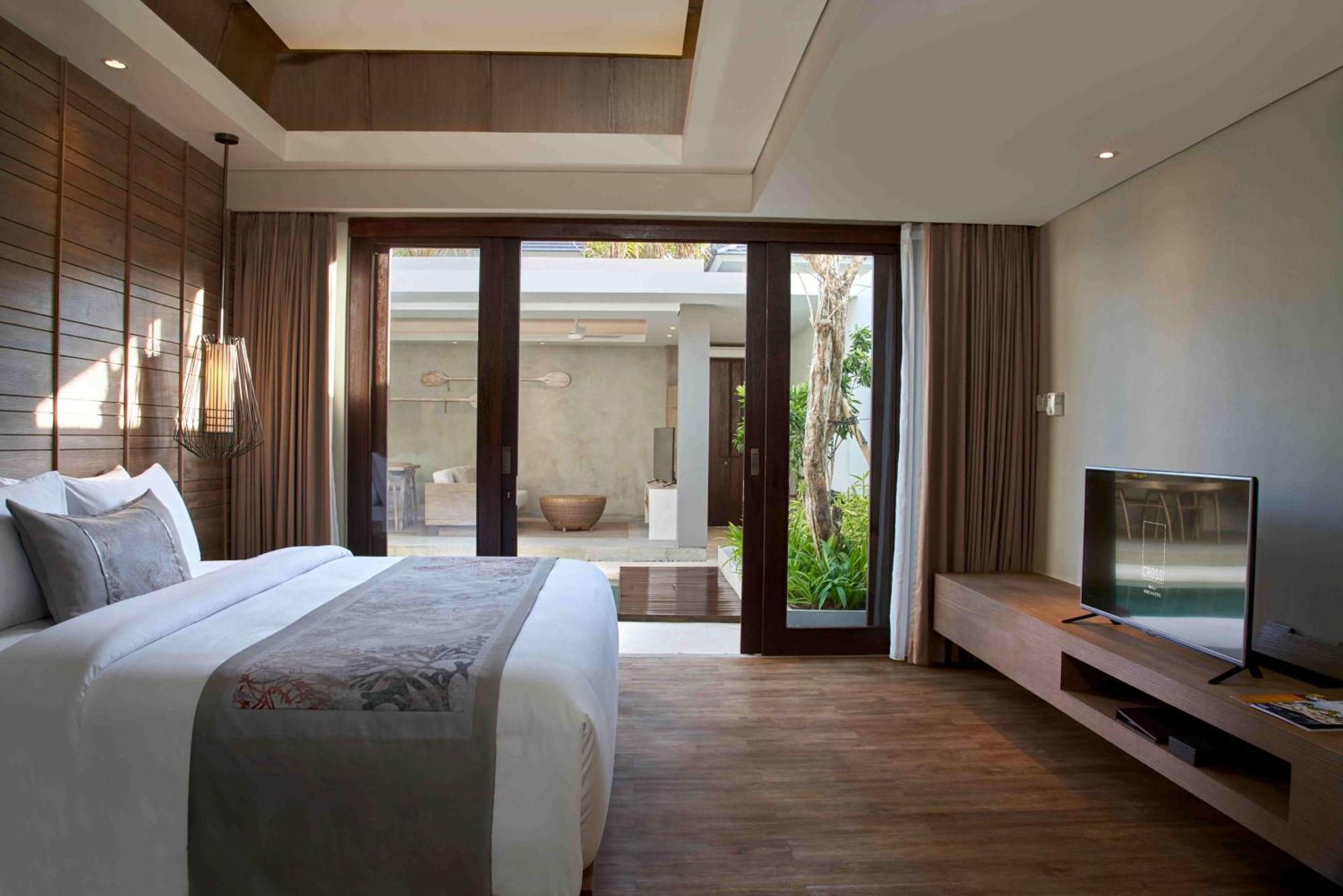 Cross Bali Breakers Villa Jimbaran  Exterior photo