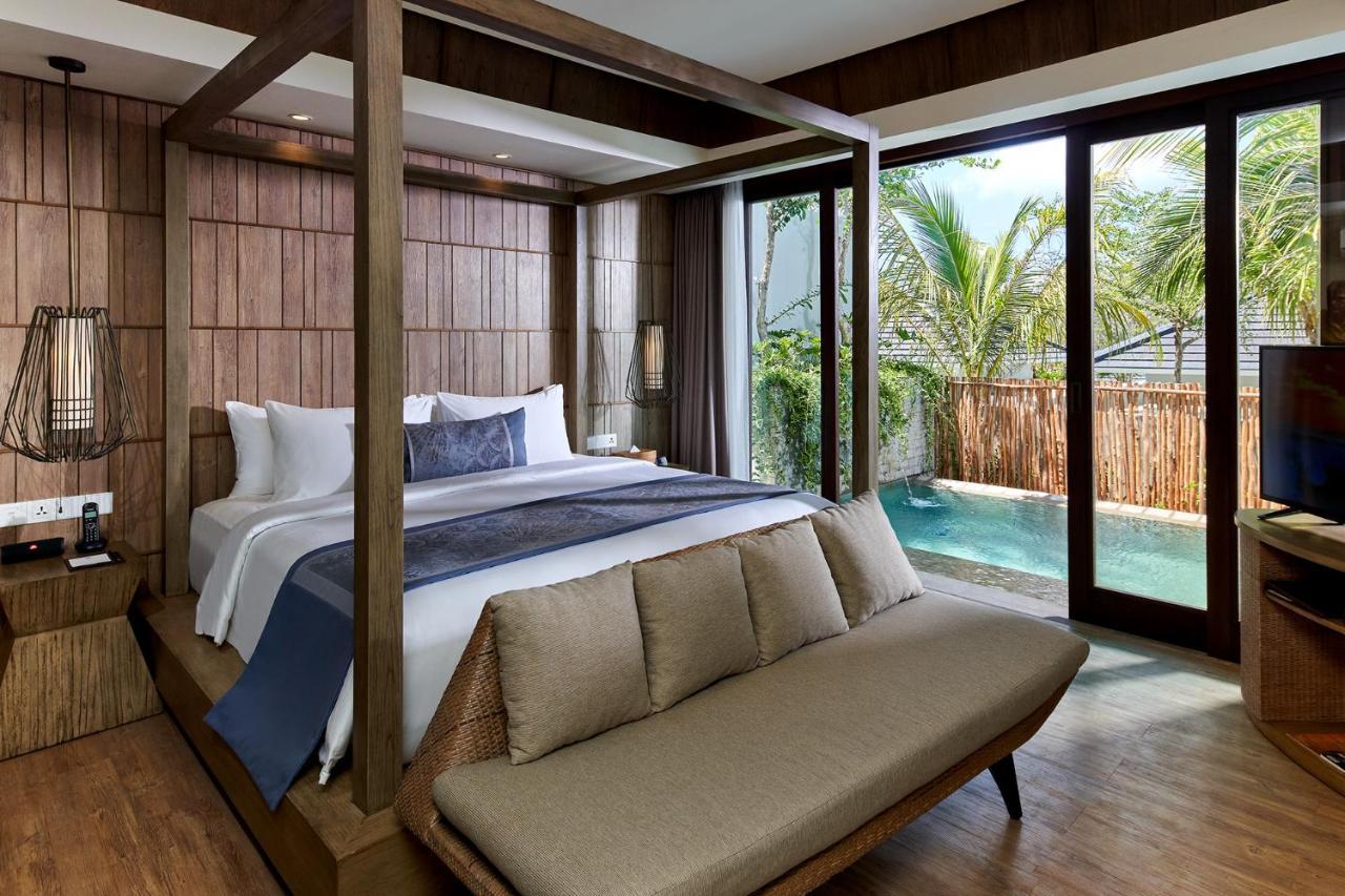 Cross Bali Breakers Villa Jimbaran  Exterior photo