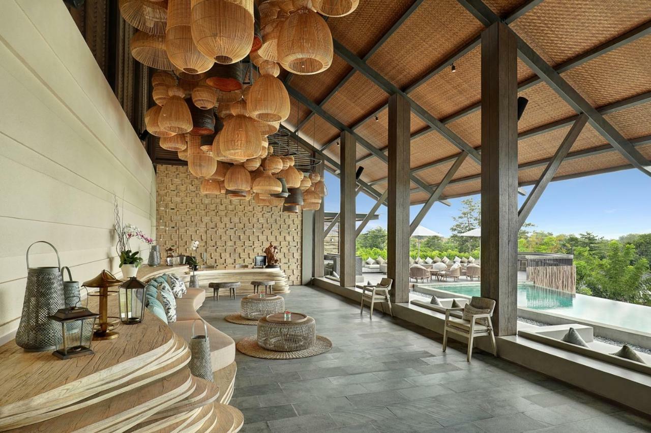 Cross Bali Breakers Villa Jimbaran  Exterior photo