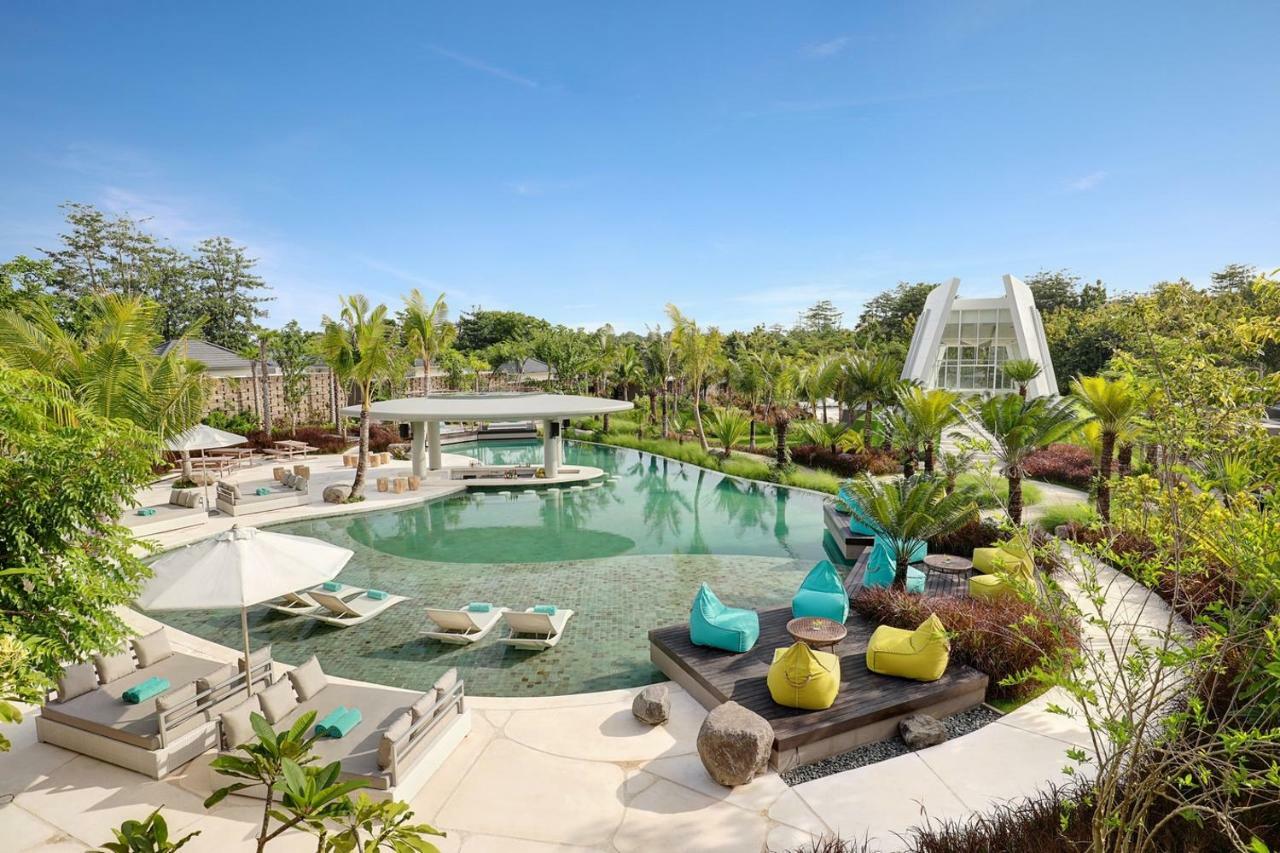 Cross Bali Breakers Villa Jimbaran  Exterior photo
