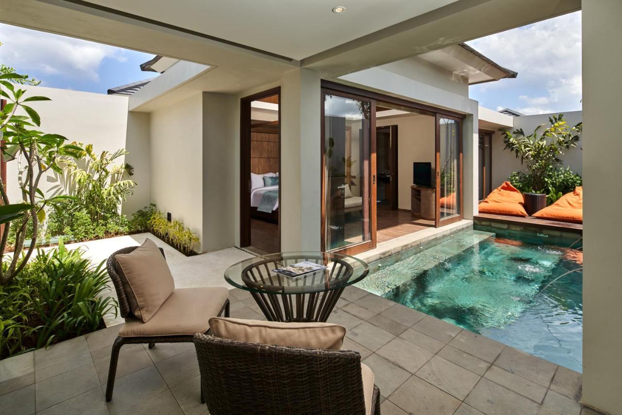 Cross Bali Breakers Villa Jimbaran  Exterior photo
